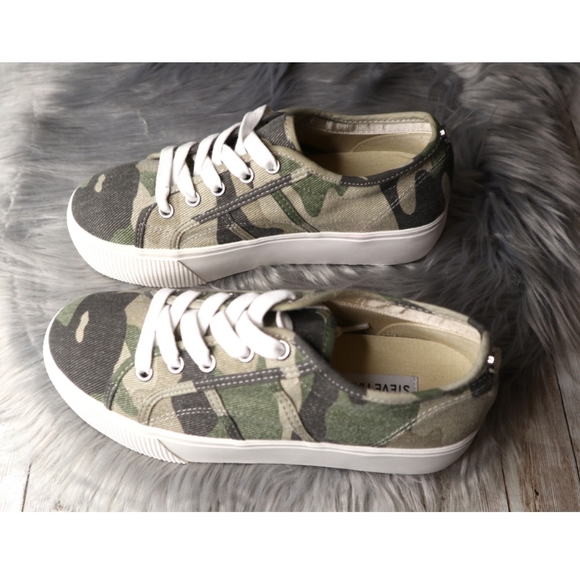 Steve Madden Shoes - Steve Madden Emmi platform sneakers camo